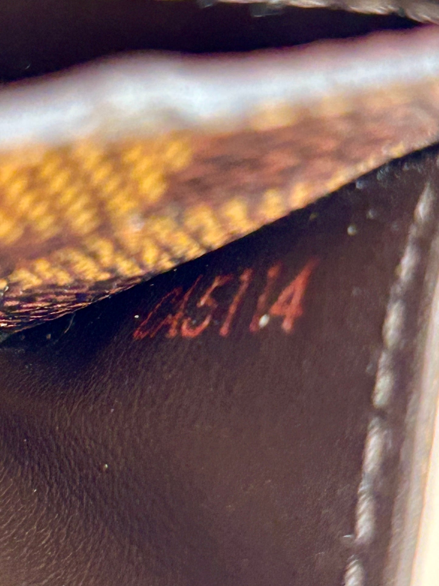 New Model Sarah Wallet in DE