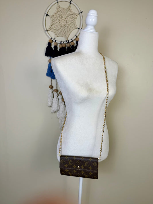 Sarah Wallet in Monogram