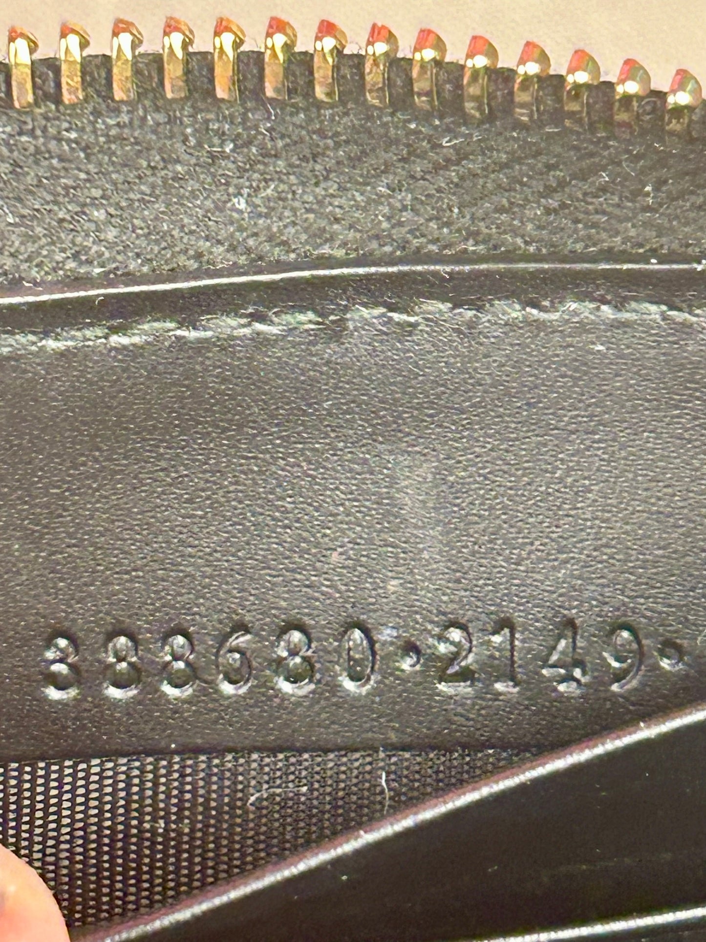 Black Gucci Zippy Wallet