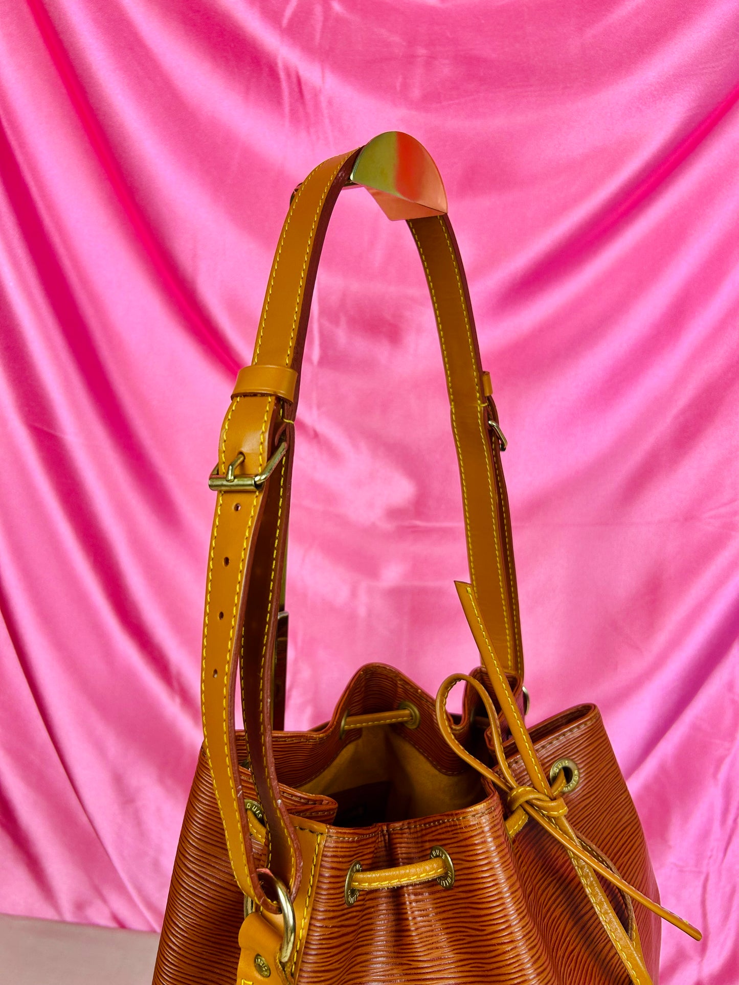 Noe in Epi brown