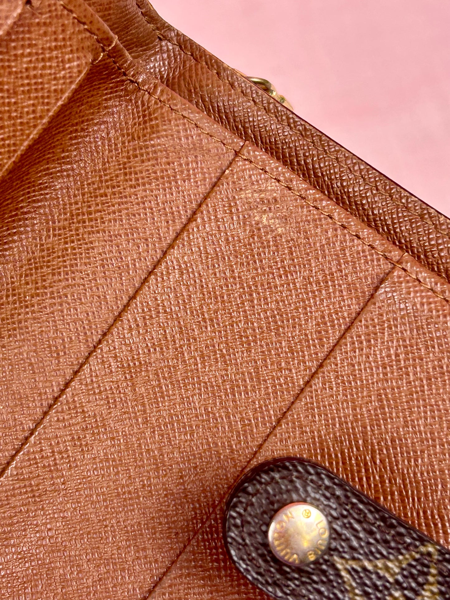 Vintage Compact Wallet