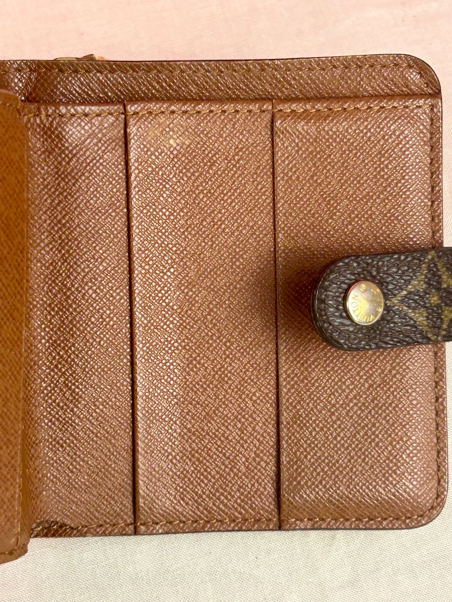 Vintage Compact Wallet