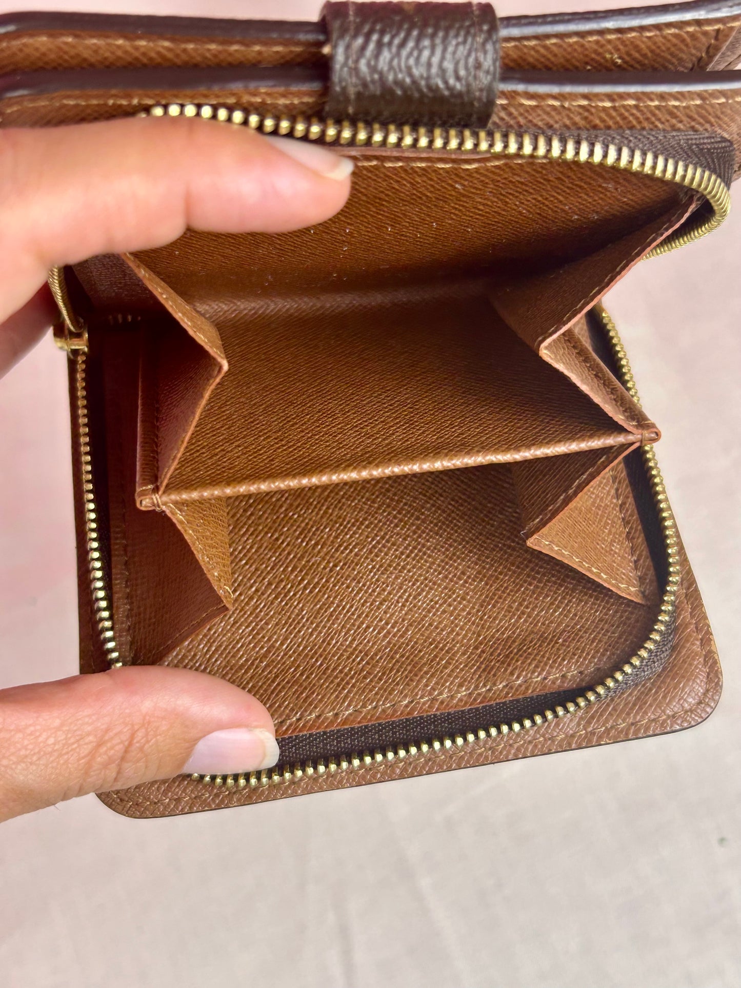 Vintage Compact Wallet