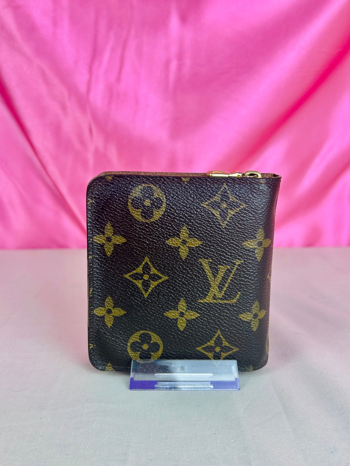 Vintage Compact Wallet
