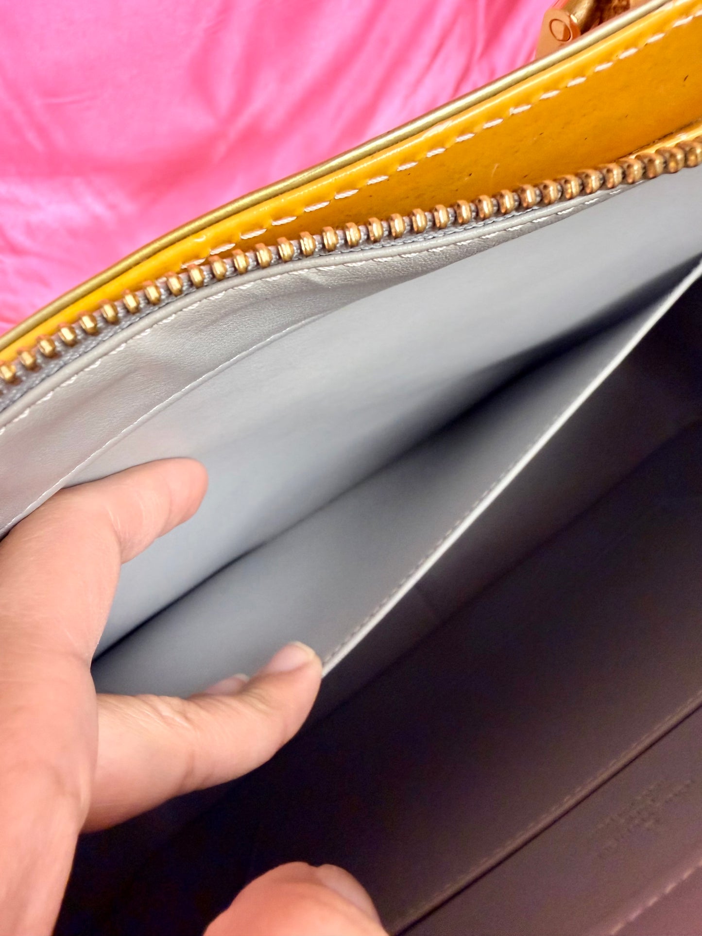 Colombus Tote in Green Vernis