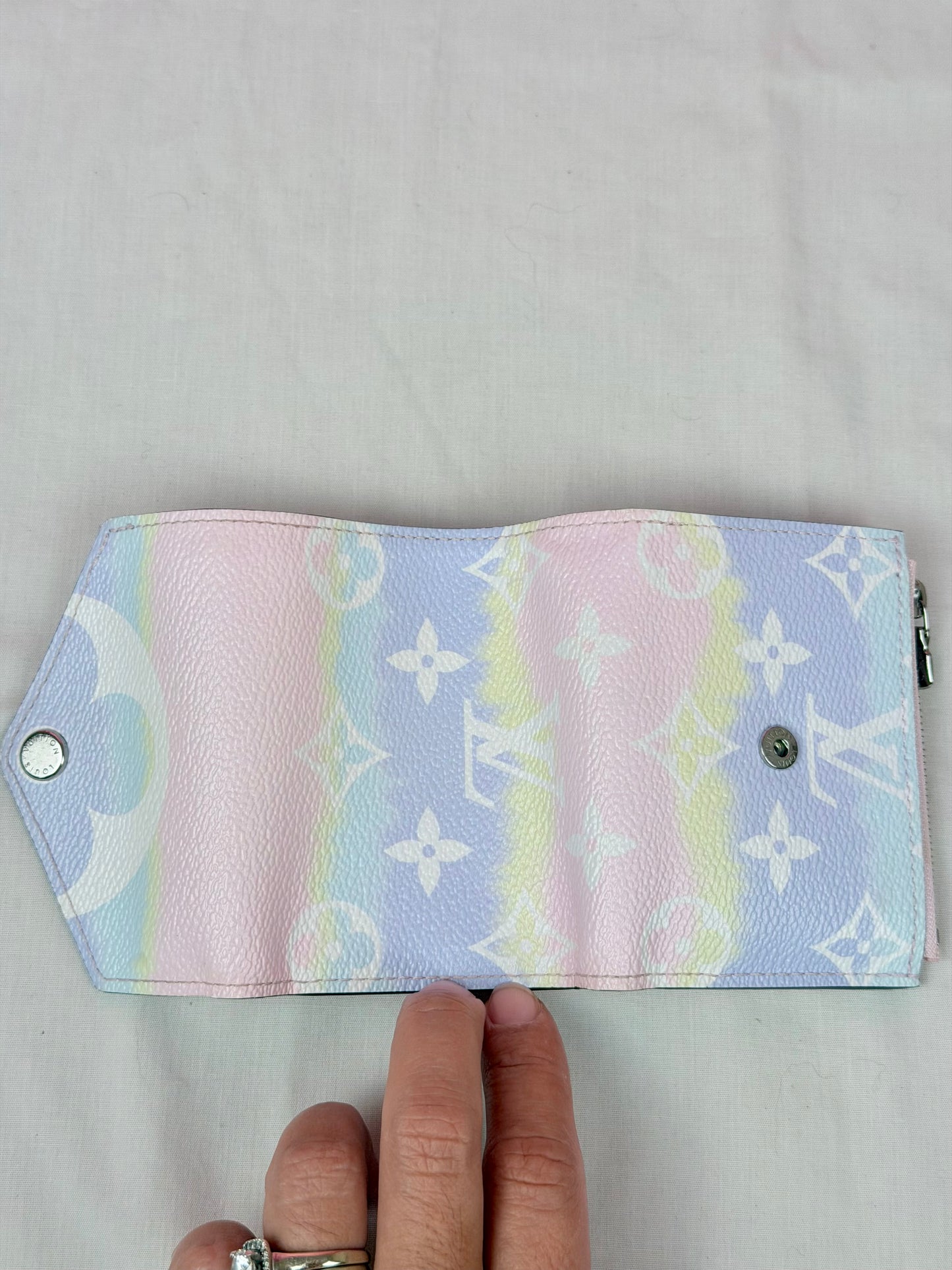 Louis Vuitton Escale Zoe Wallet in Pastel