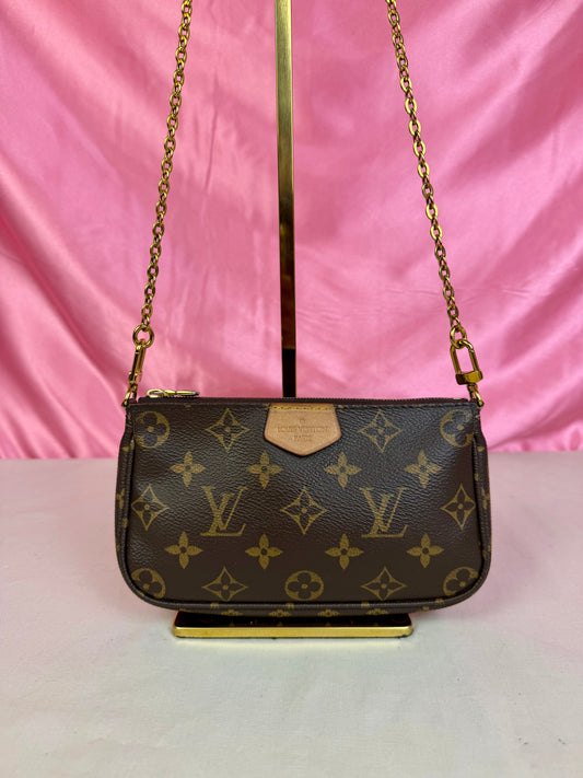 Small Pochette with Chain