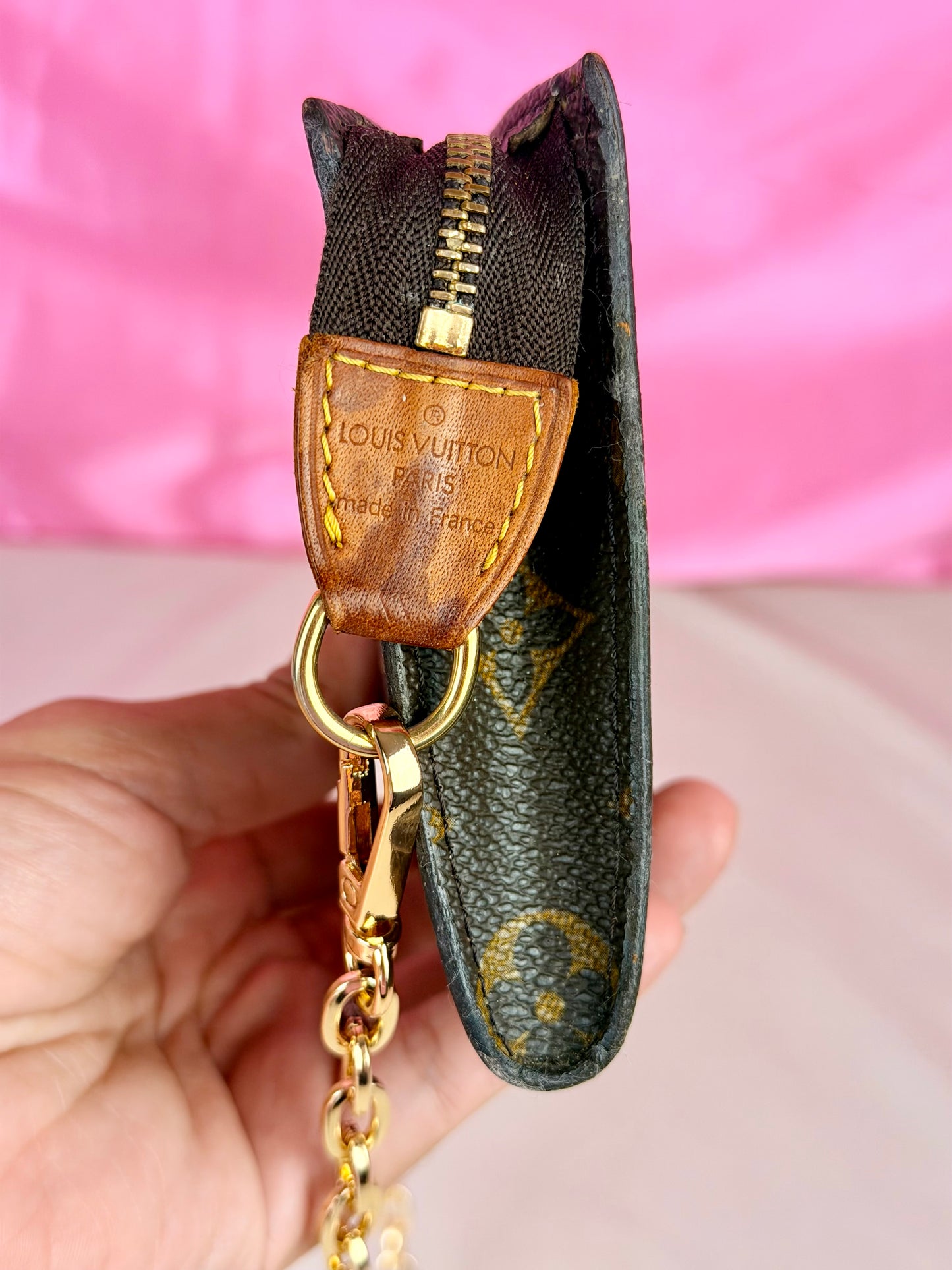 Bucket Pouch PM on Chain