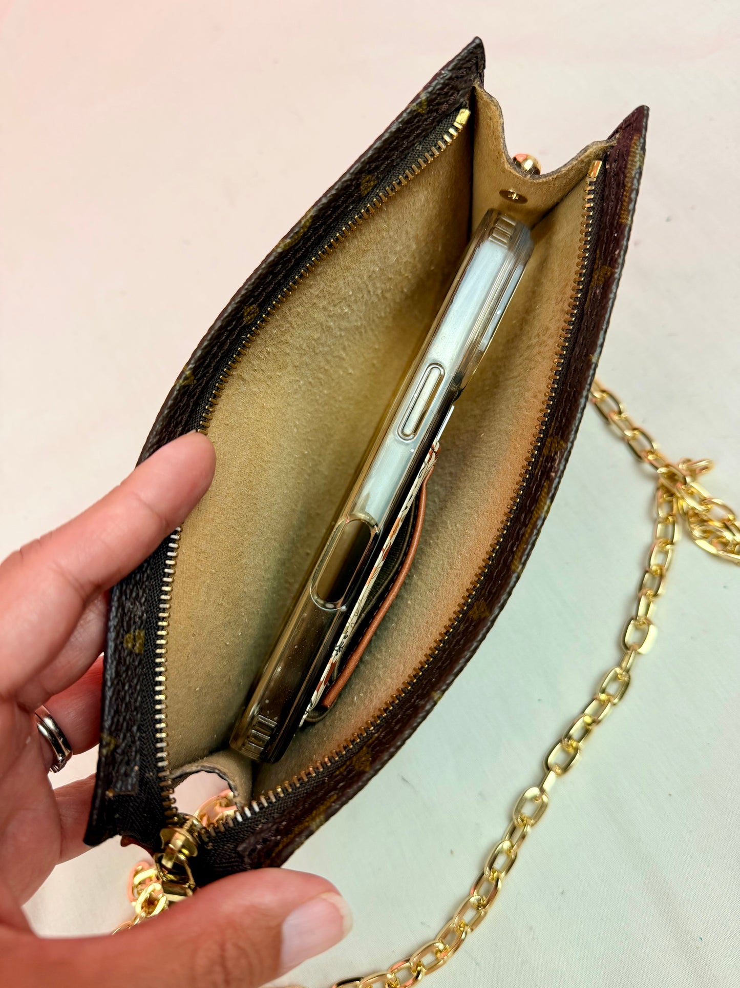 Bucket Pouch GM on Chain
