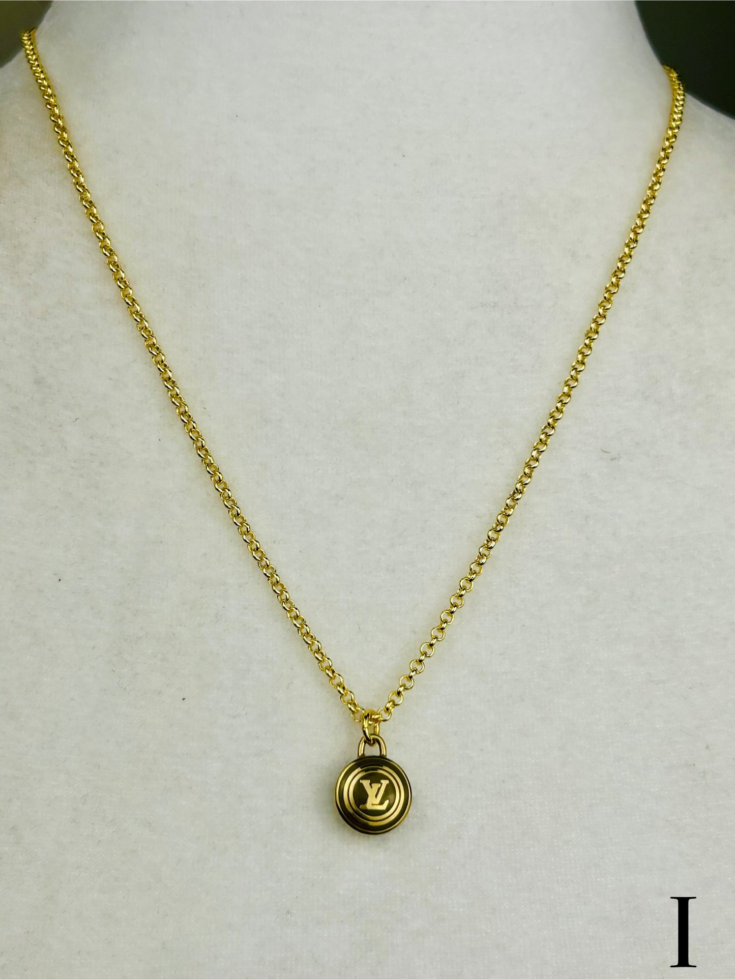 Brown Pastilles Charm Necklace