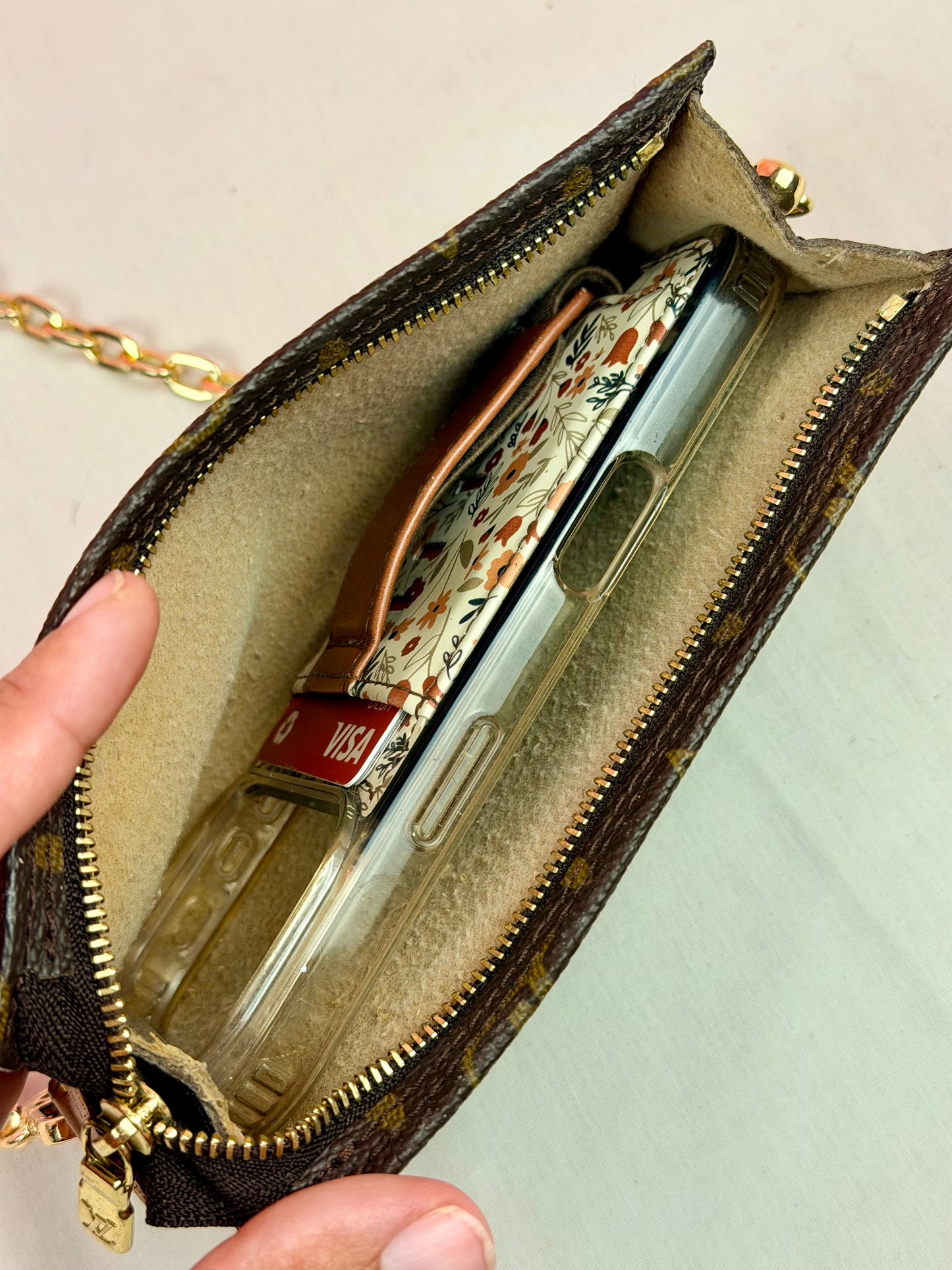 Bucket Pouch PM on Chain
