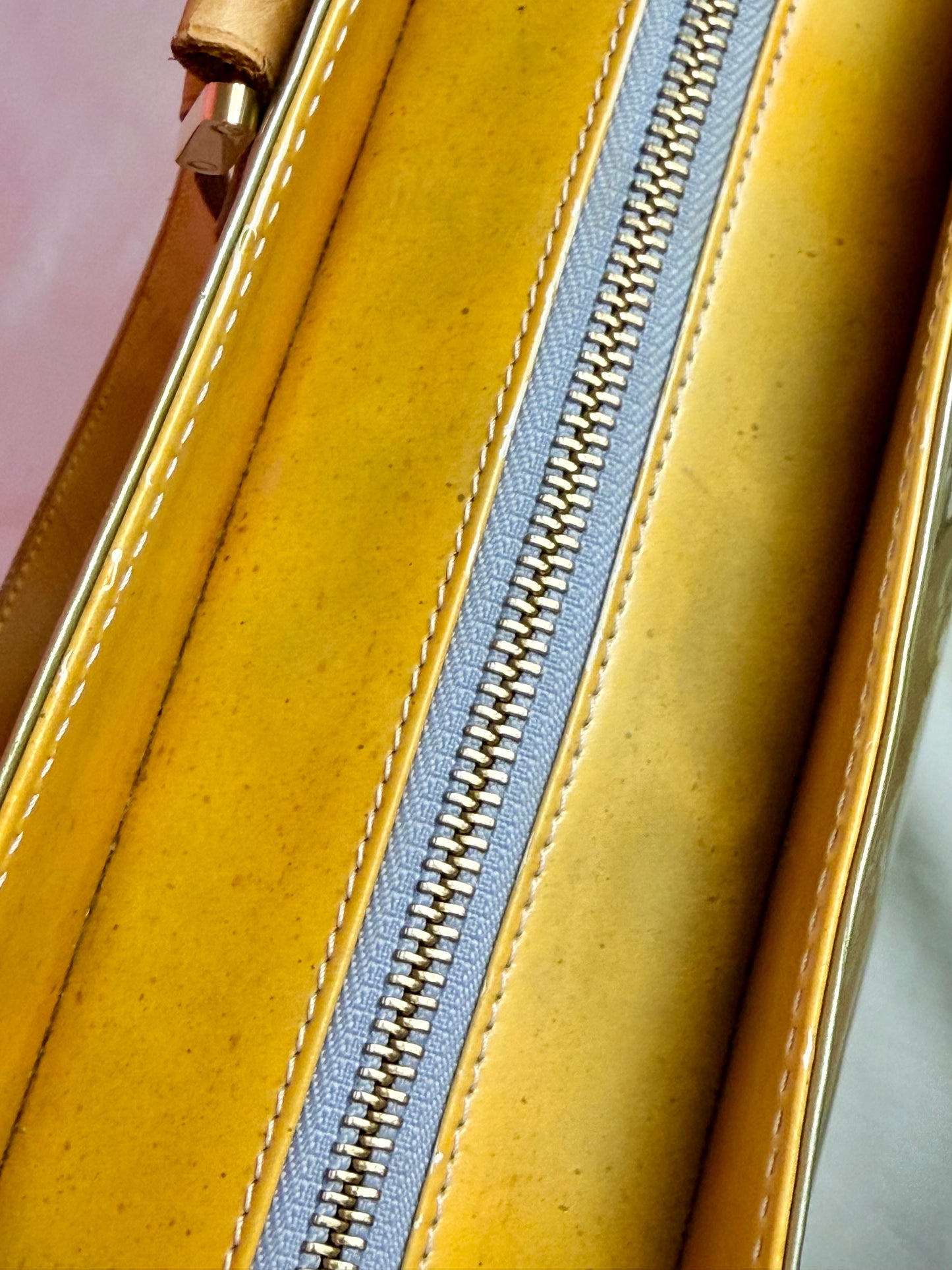 Colombus Tote in Green Vernis