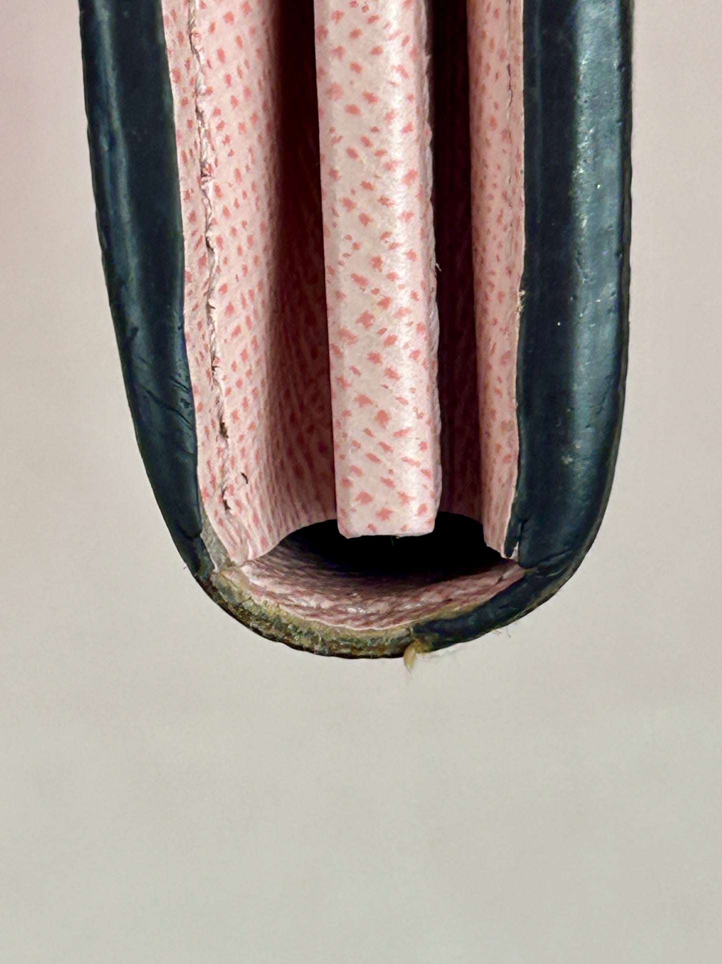 Sarah Wallet NM in Monogram/Rose