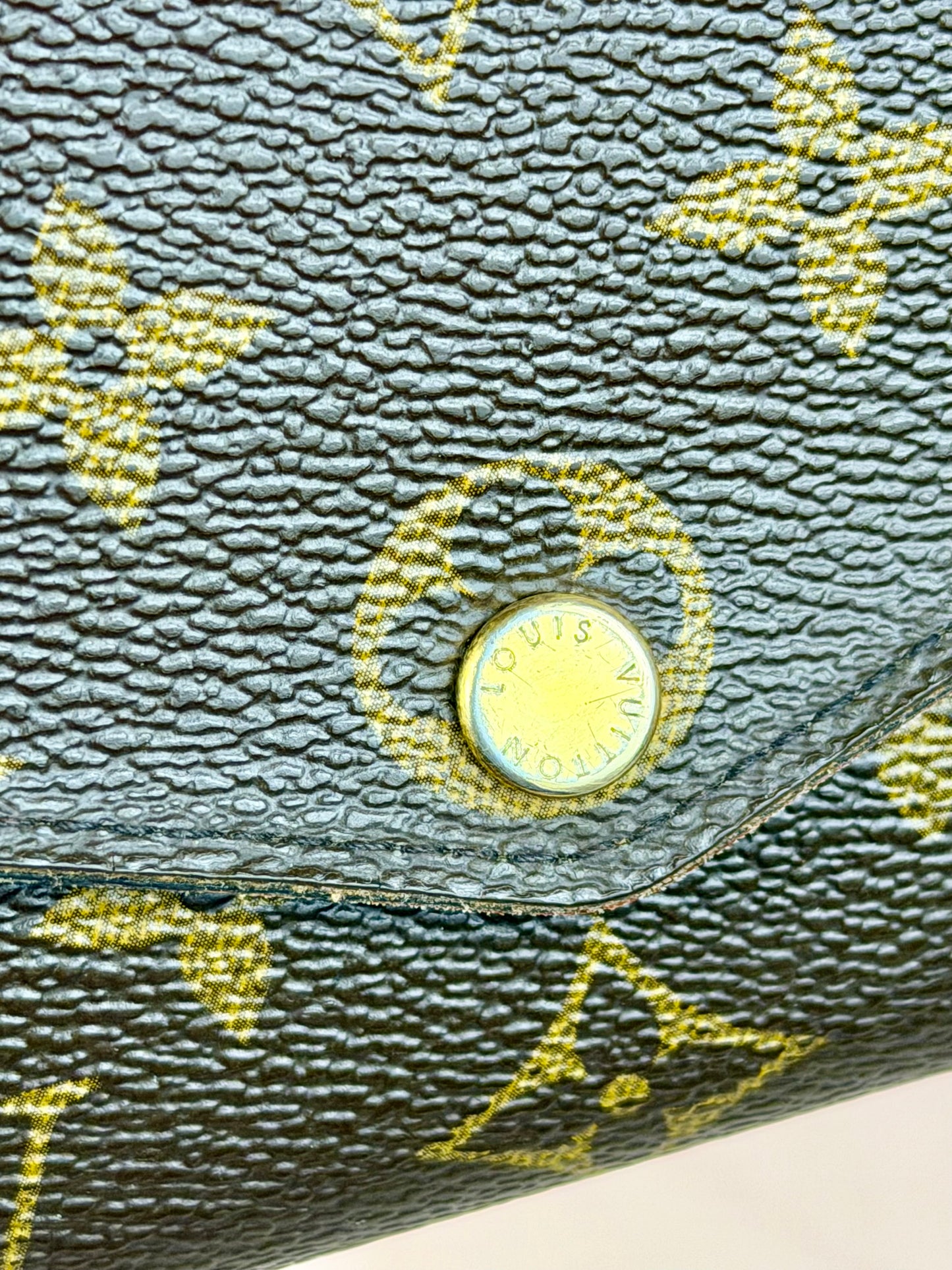 Sarah Wallet in Mono/Brown