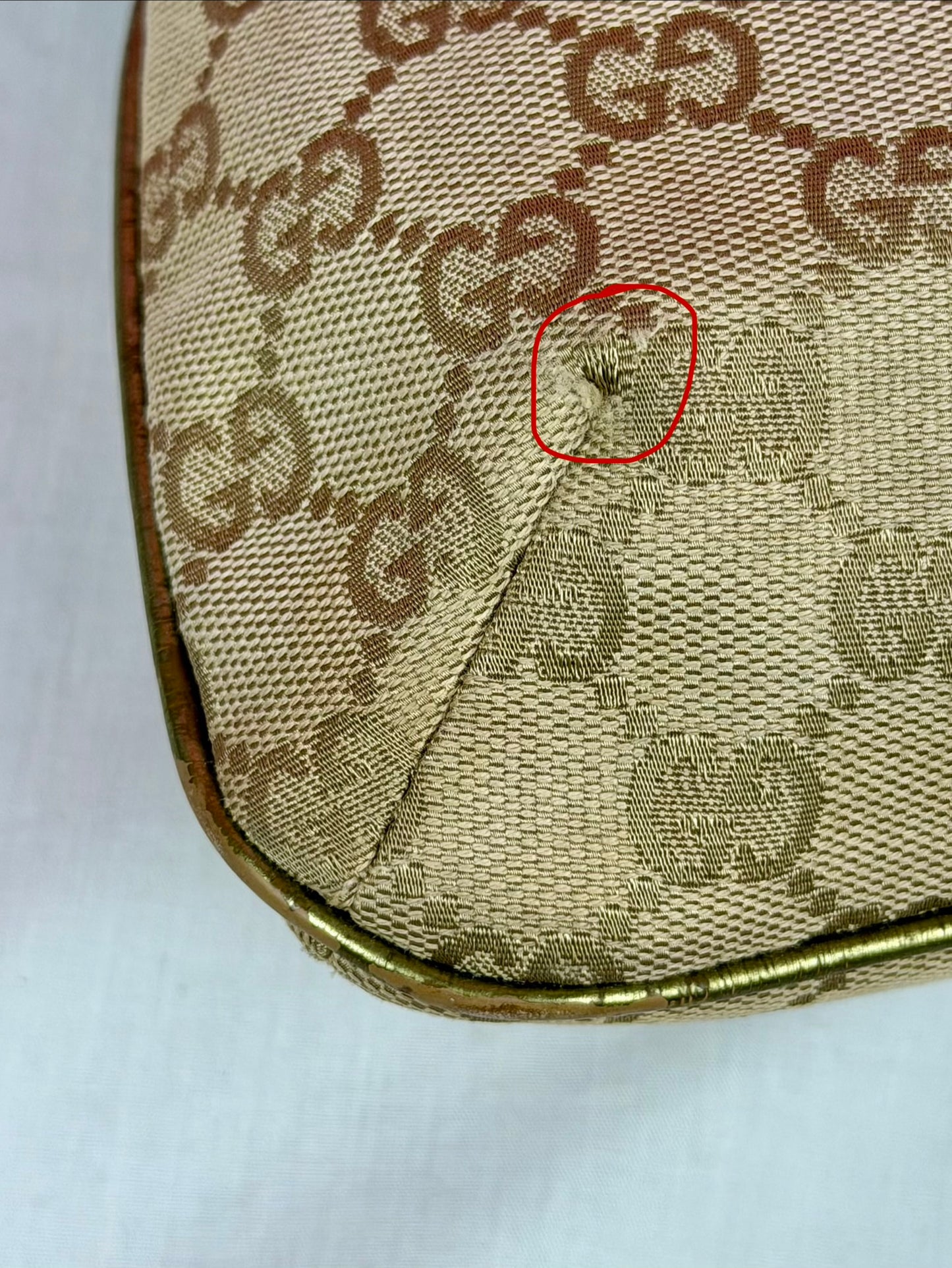 Gucci Metallic Messenger