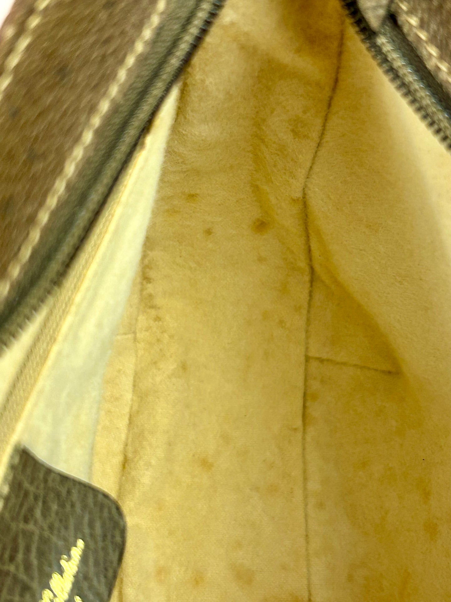 Medium Vintage Supreme