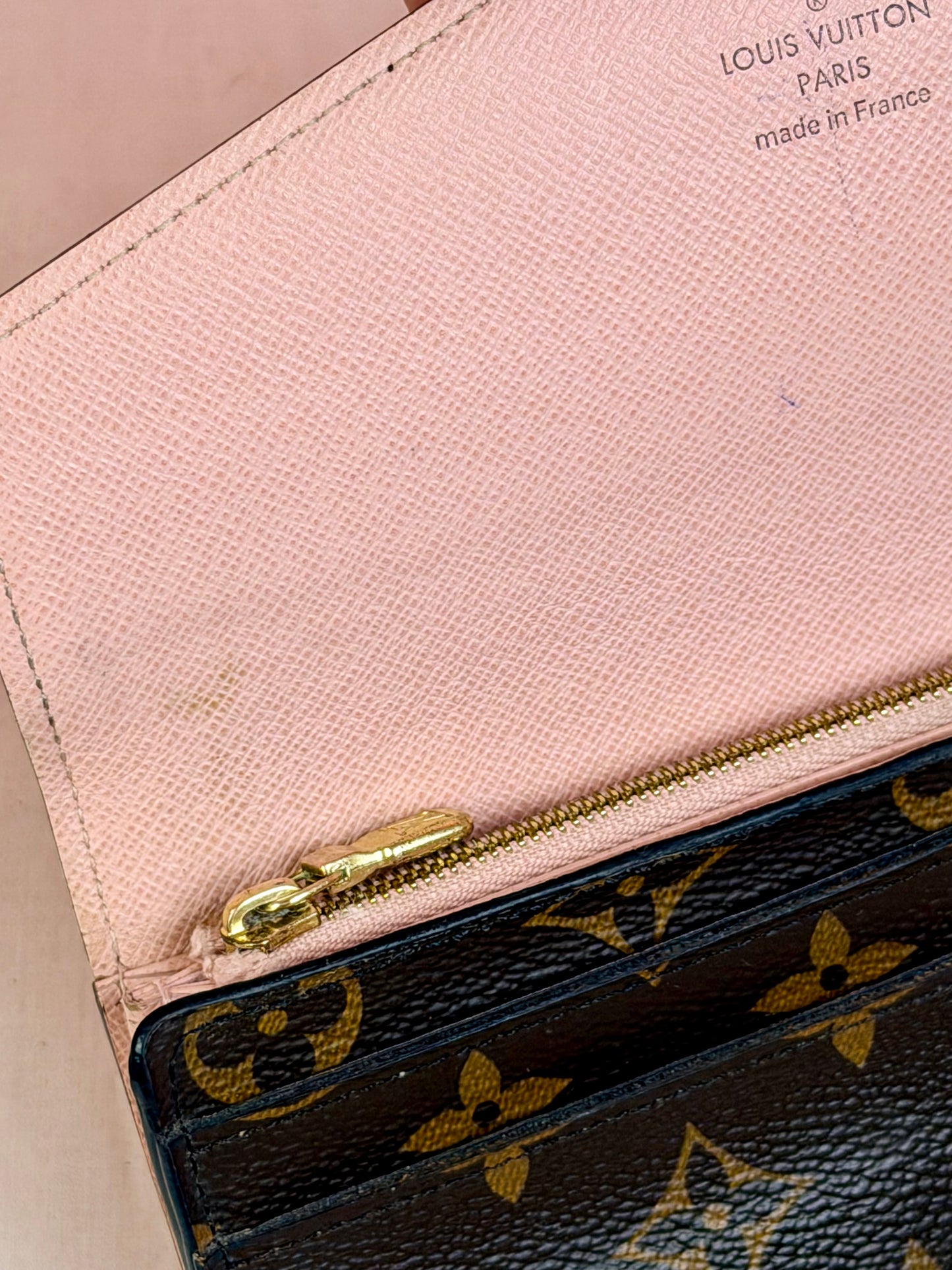 Louis Vuitton Sarah Wallet in Mono/Rose