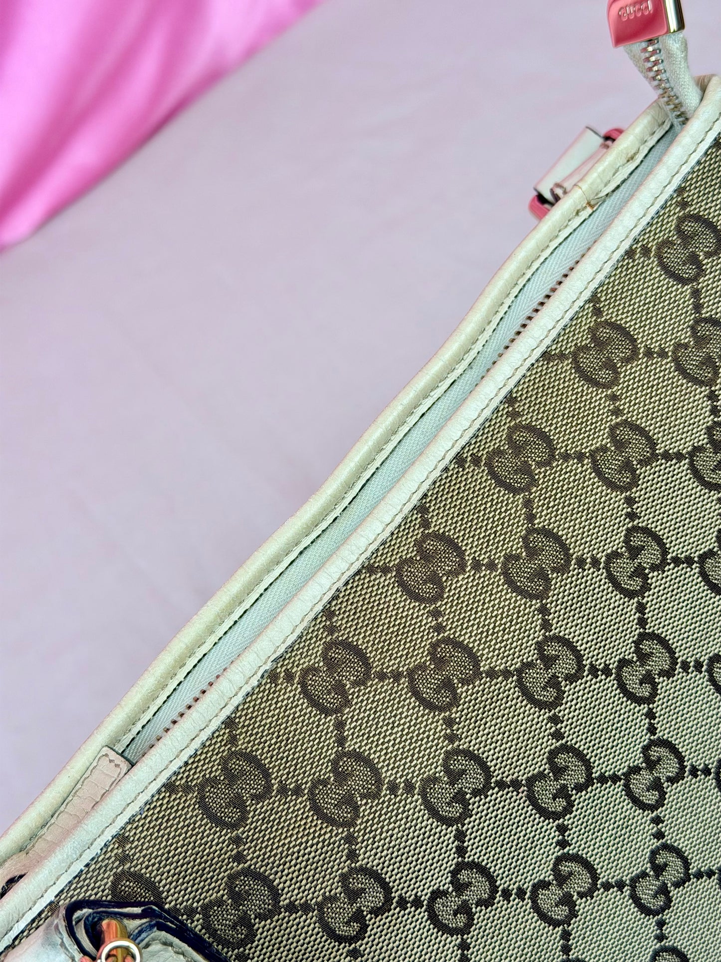 White Sherry Line Crossbody