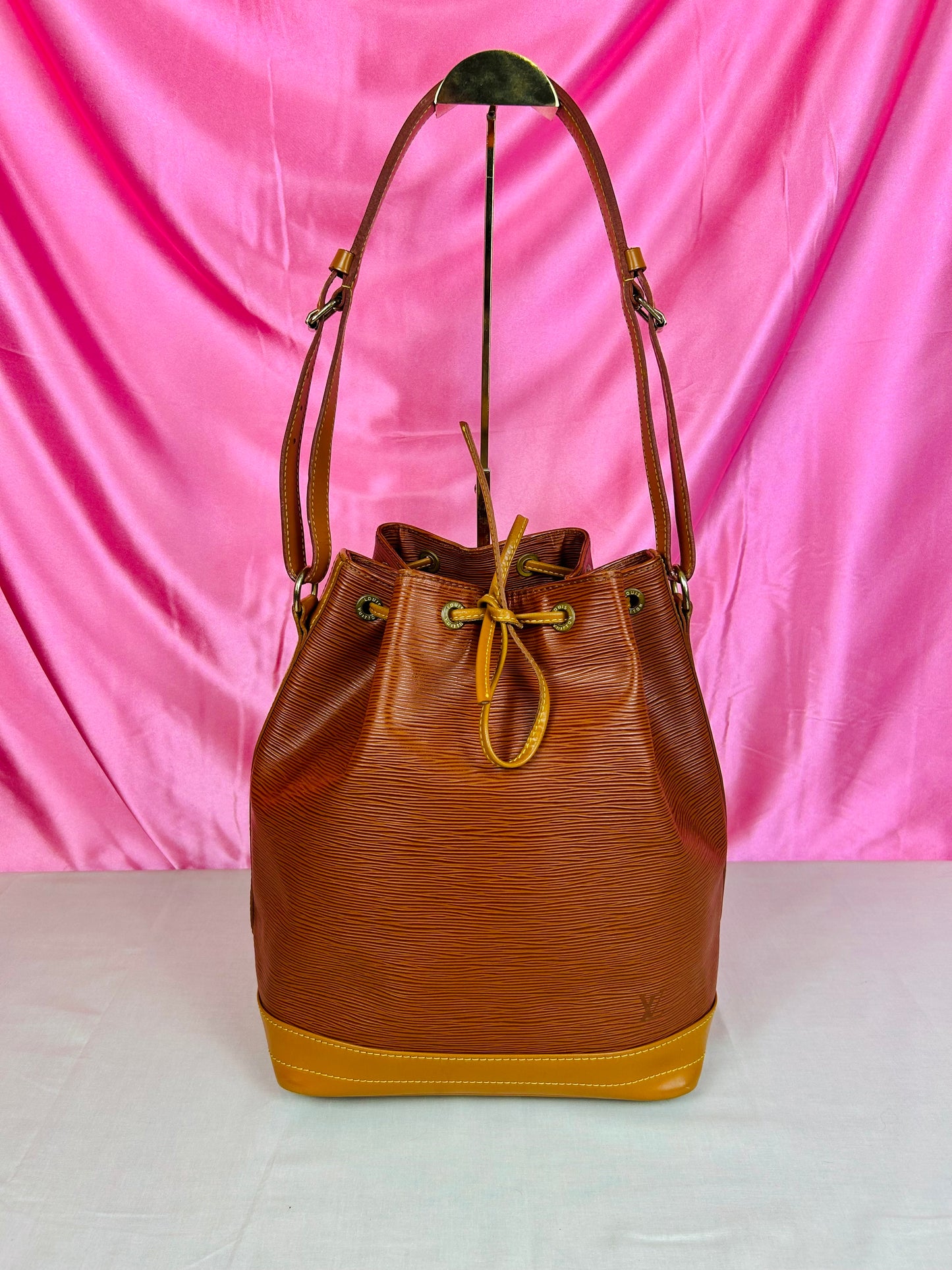 Noe in Epi brown