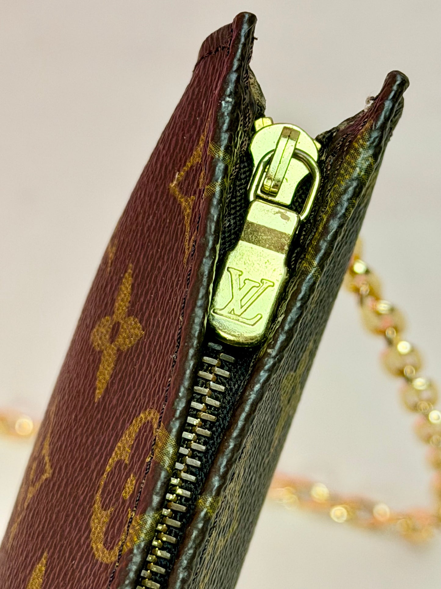 Bucket Pouch GM on Chain
