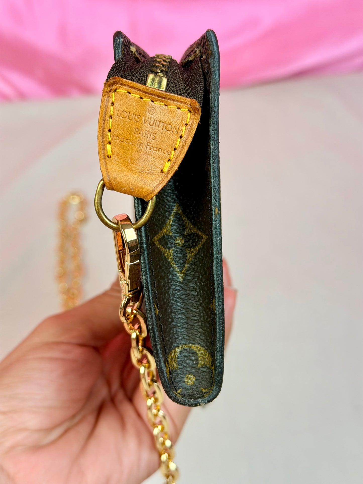 Bucket Pouch GM on Chain