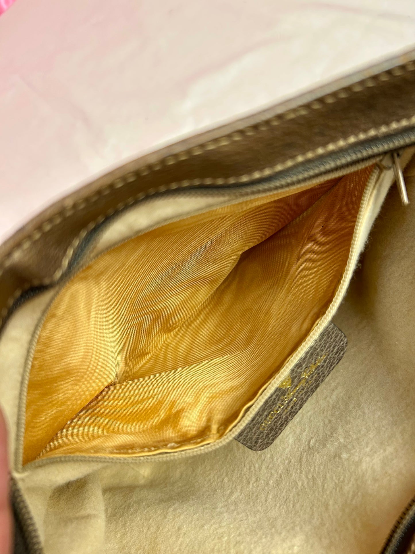 Medium Vintage Supreme