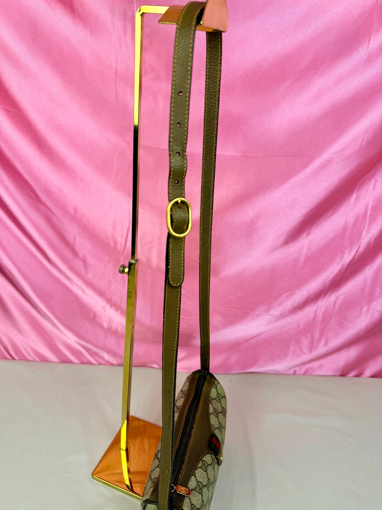 Oval Sherry Line