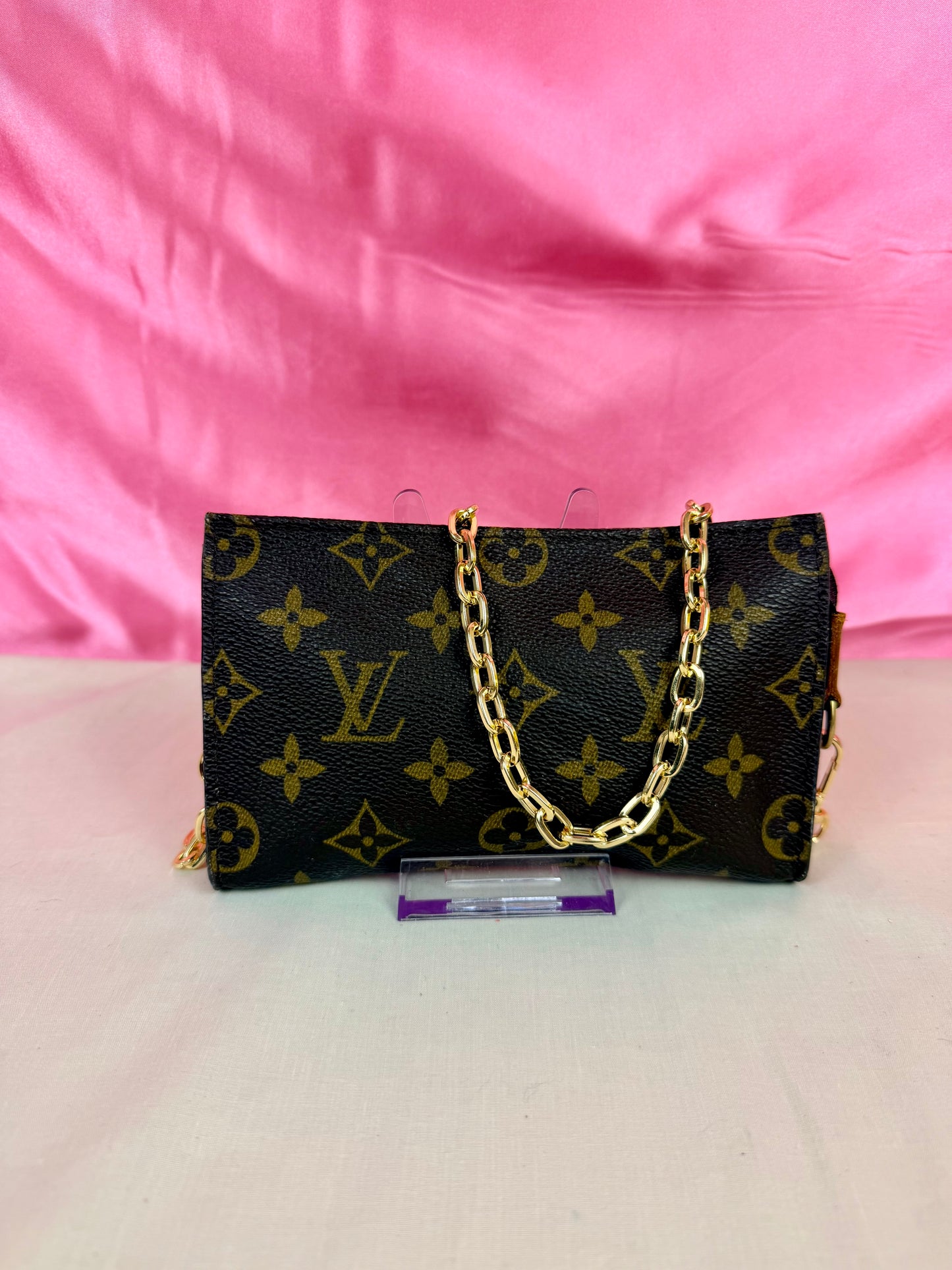 Bucket Pouch PM on Chain