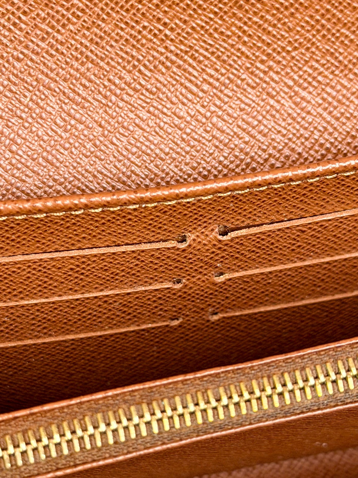 Sarah Wallet in Mono/Brown