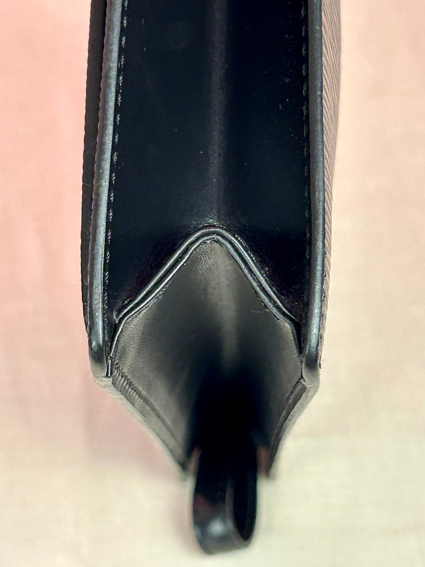 Dragonne Clutch in Black Epi