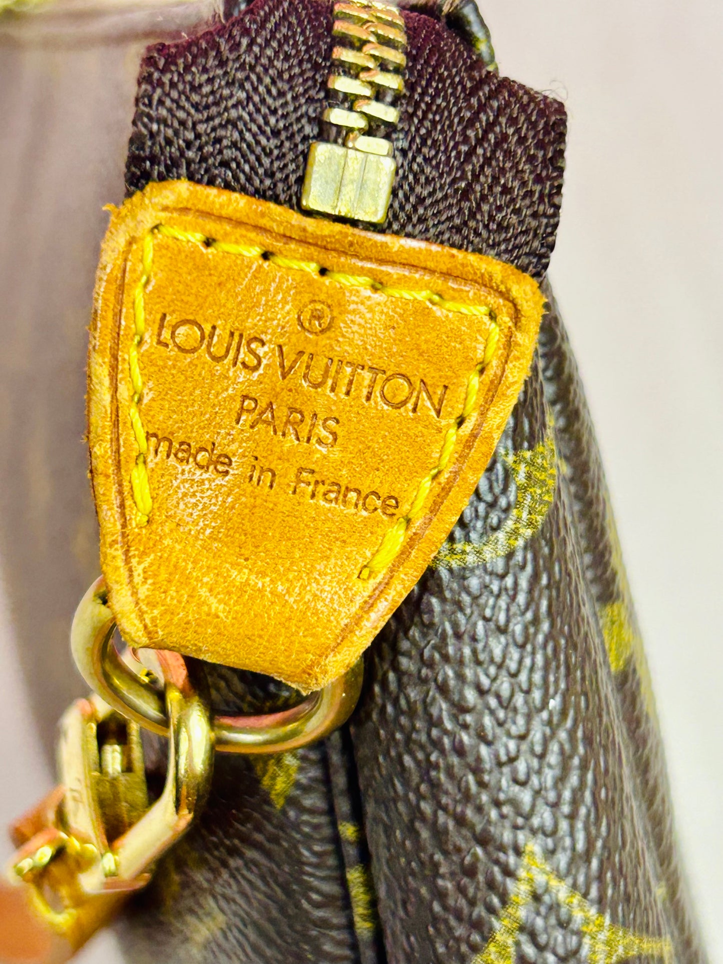 Pochette Accessories