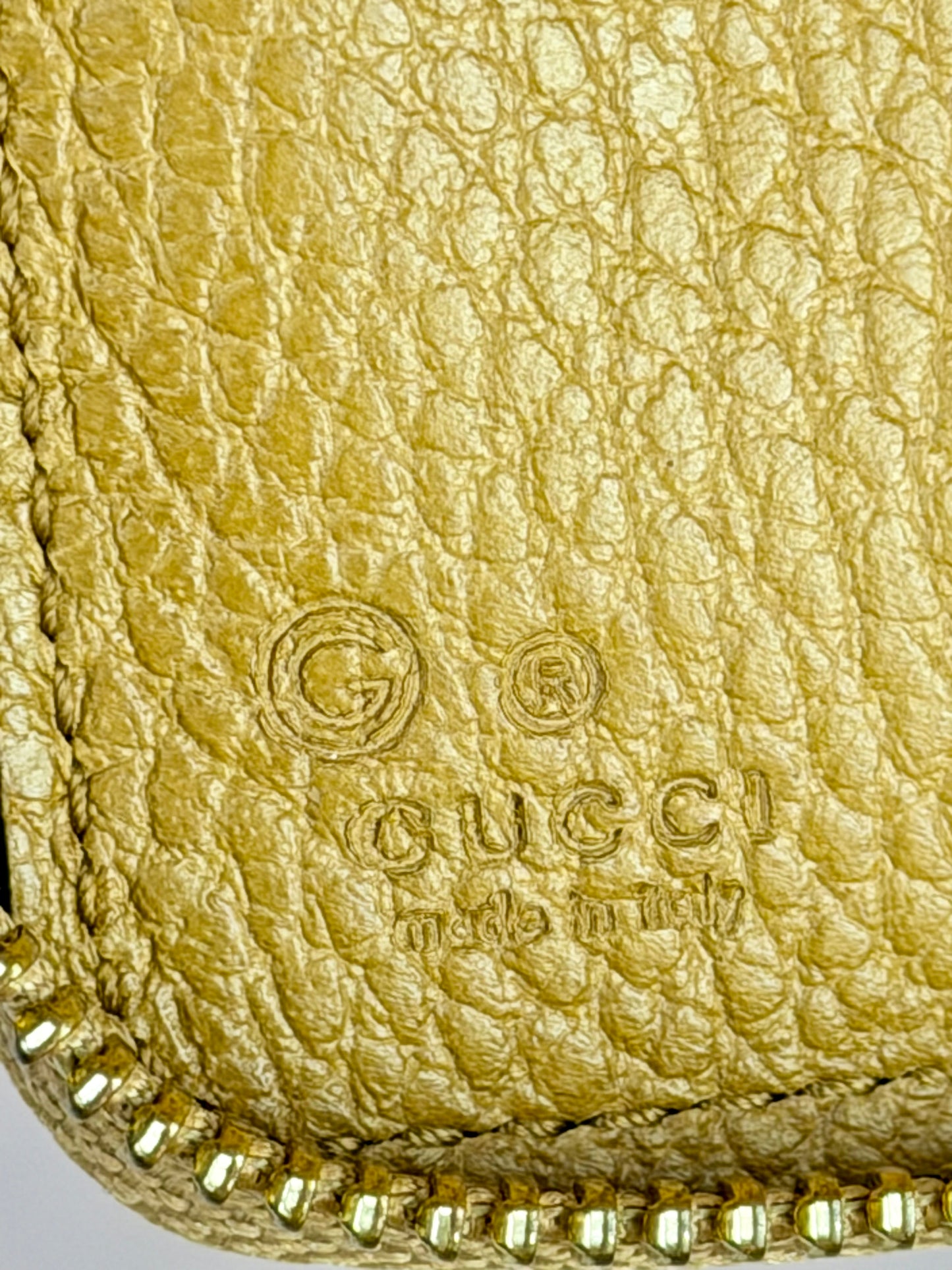 Gucci Beige Compact Zippy