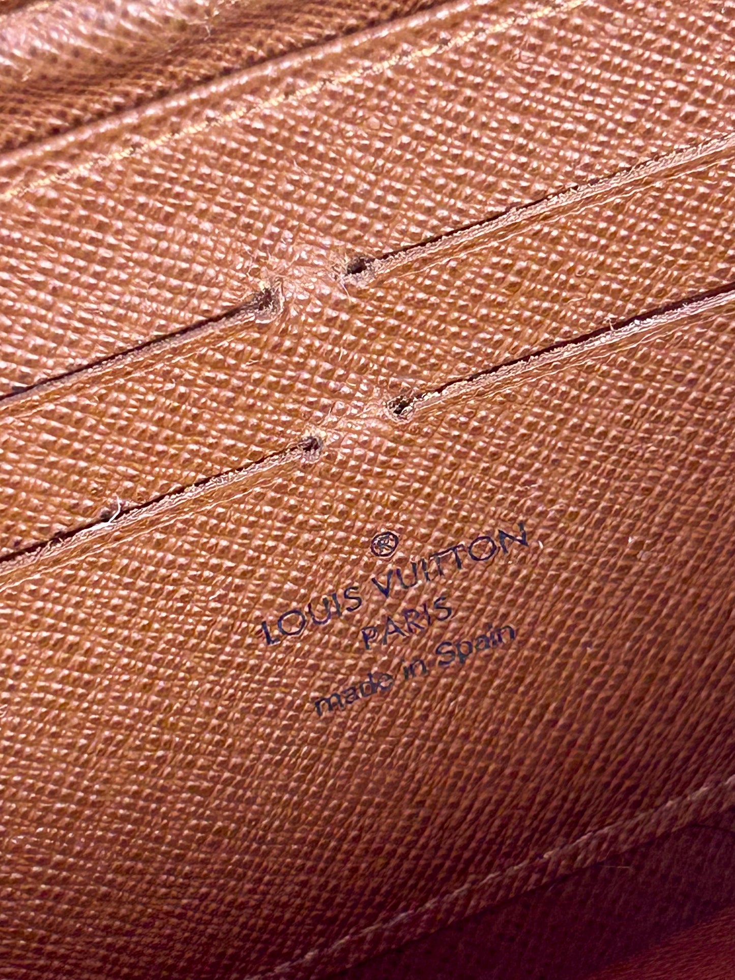 Louis Vuitton Monogram Zippy Wallet