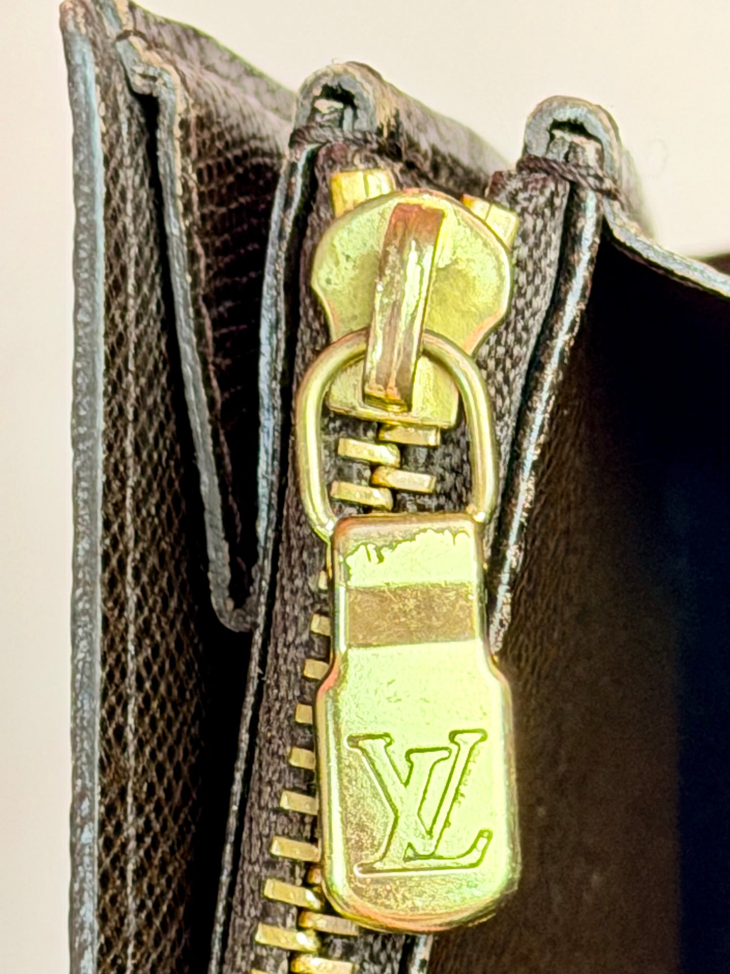 Sarah Wallet in DE (Old Model)