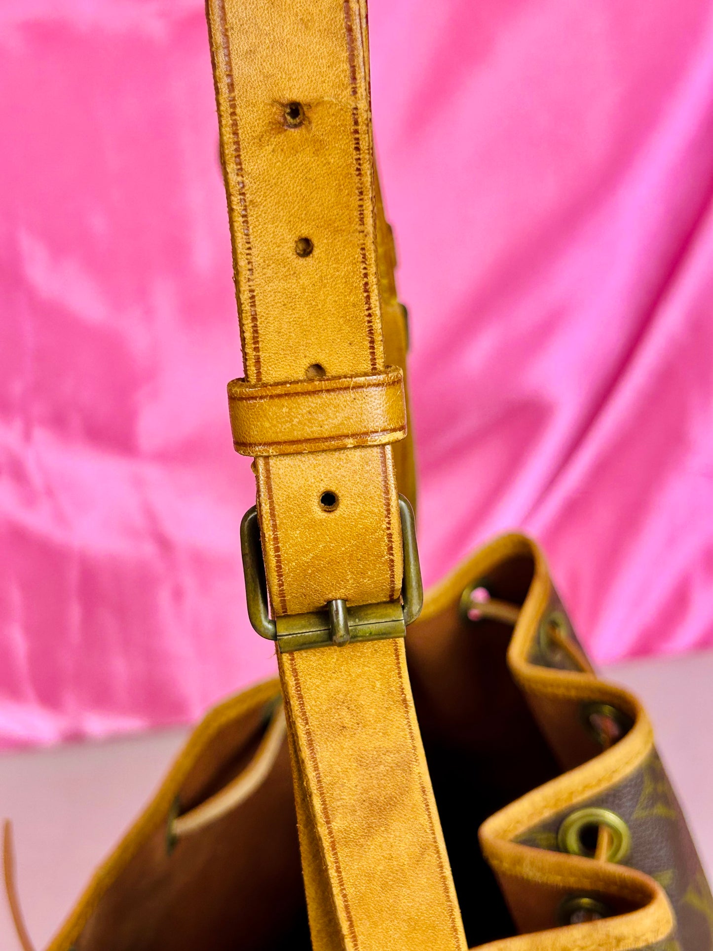 Vintage Petite Noe