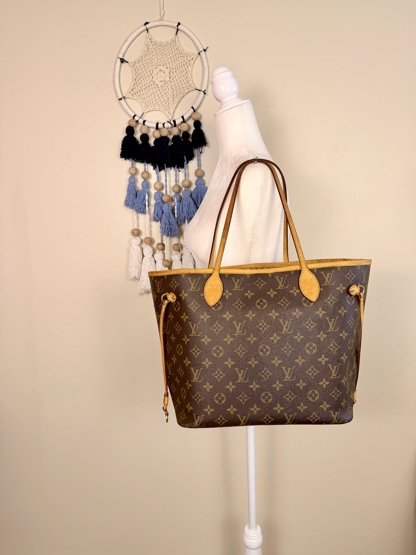 Neverfull MM in Monogram/Beige