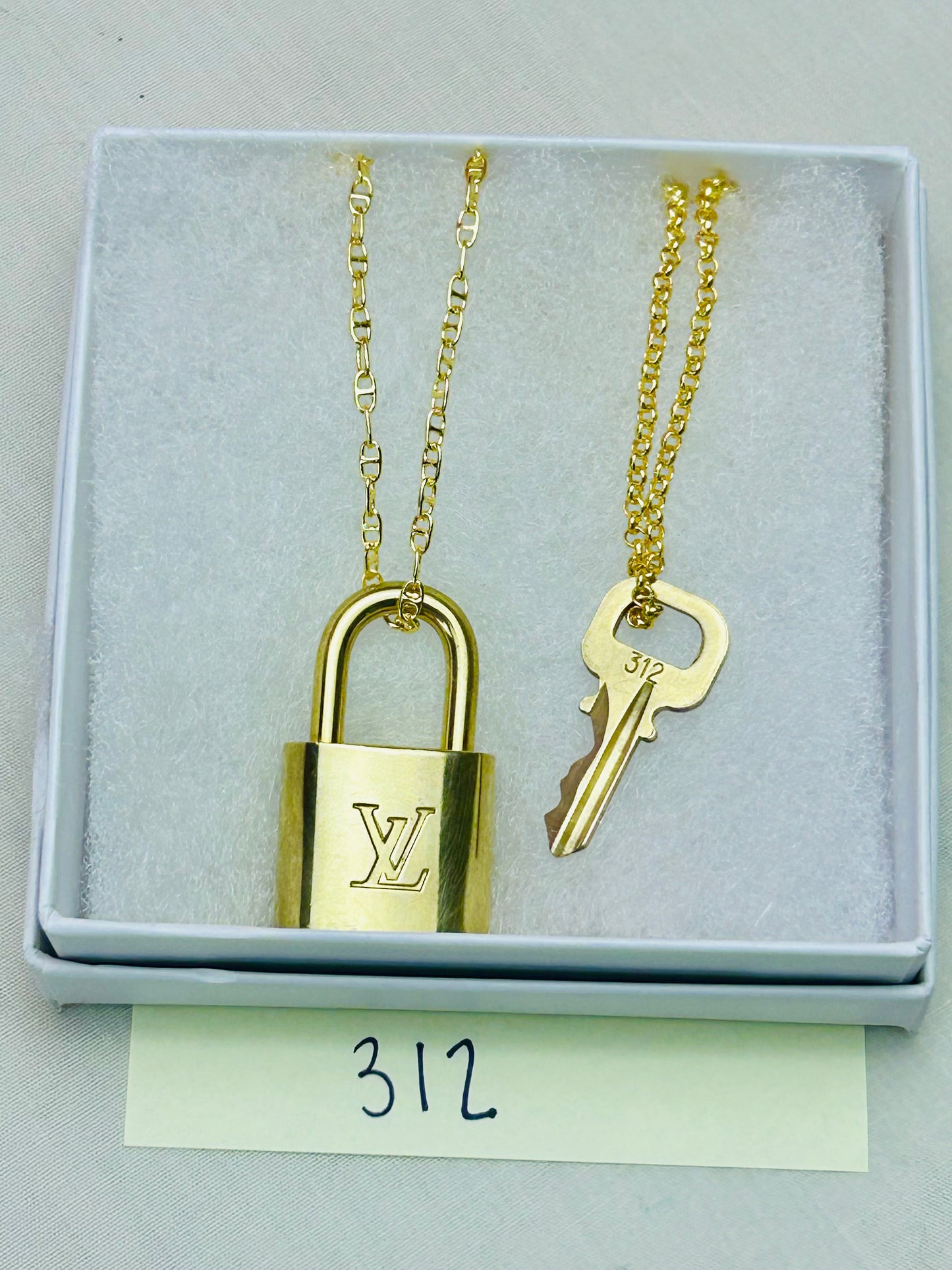 Lock and Key Necklace Set (20)