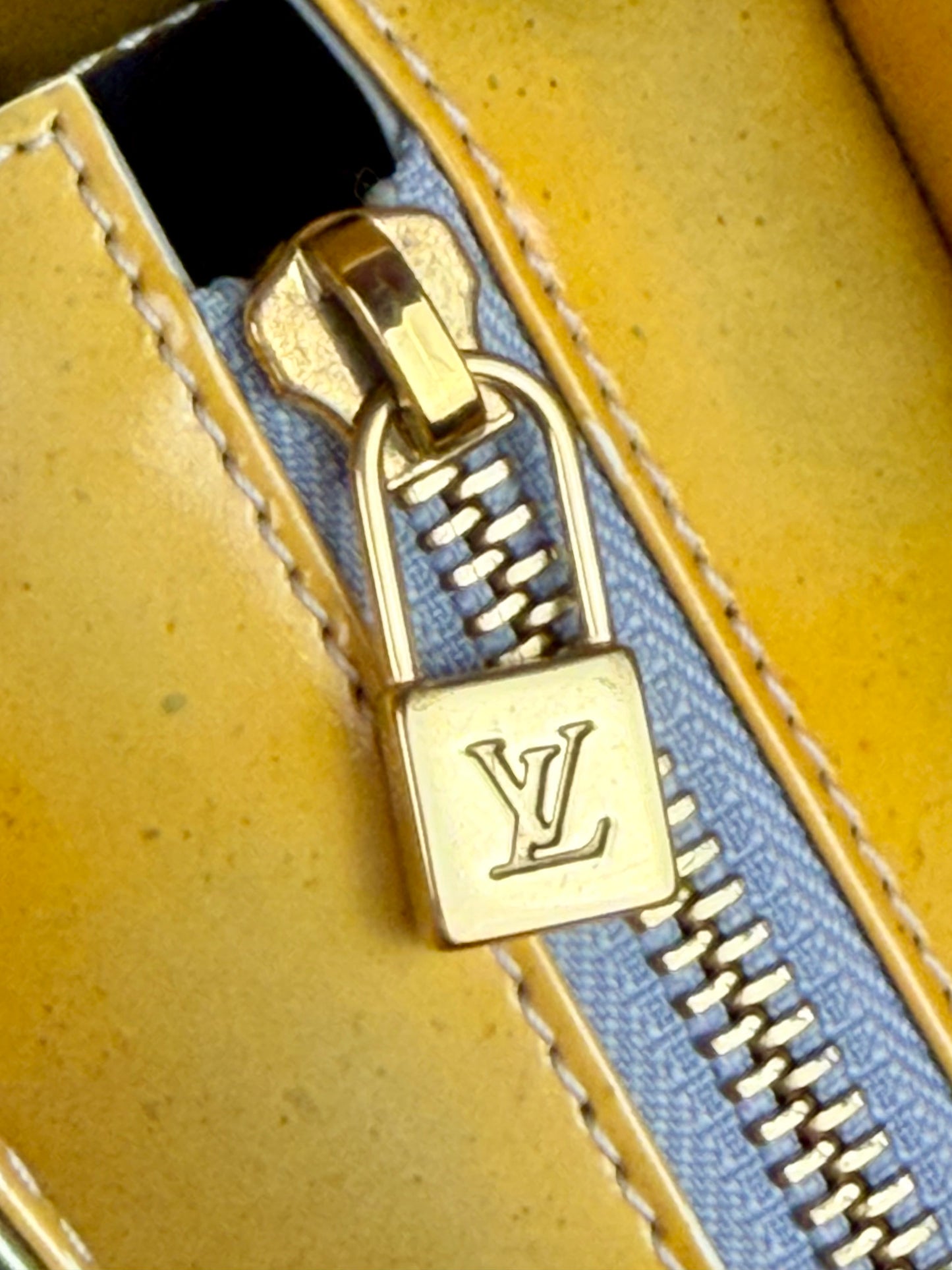 Colombus Tote in Green Vernis