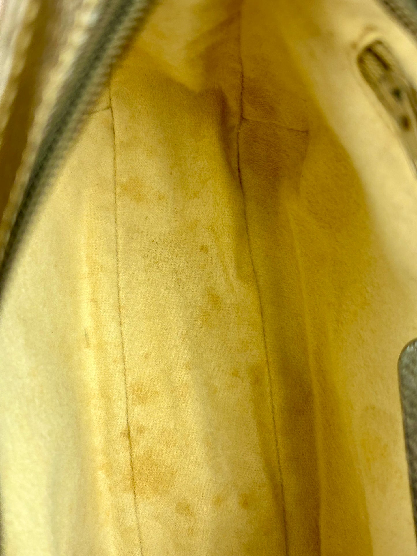 Medium Vintage Supreme