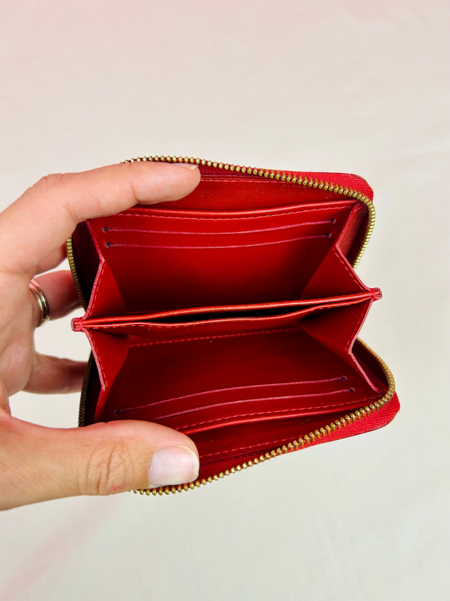 Red Vernis Zippy Card Case