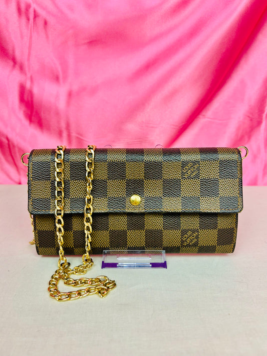 Sarah Wallet in DE
