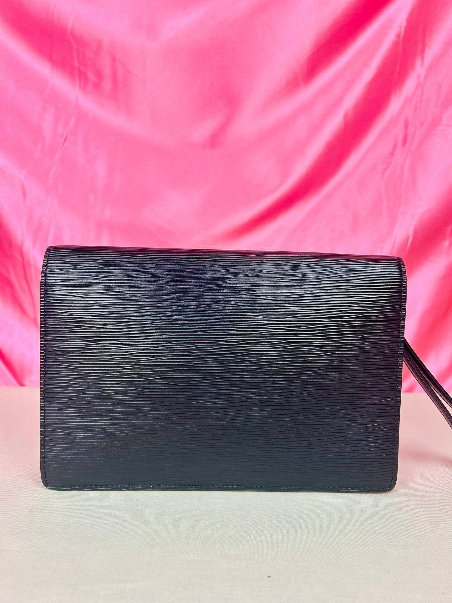 Dragonne Clutch in Black Epi