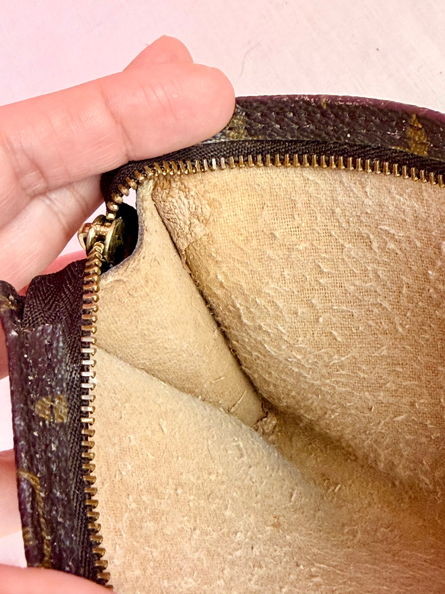 Bucket Pouch PM on Chain