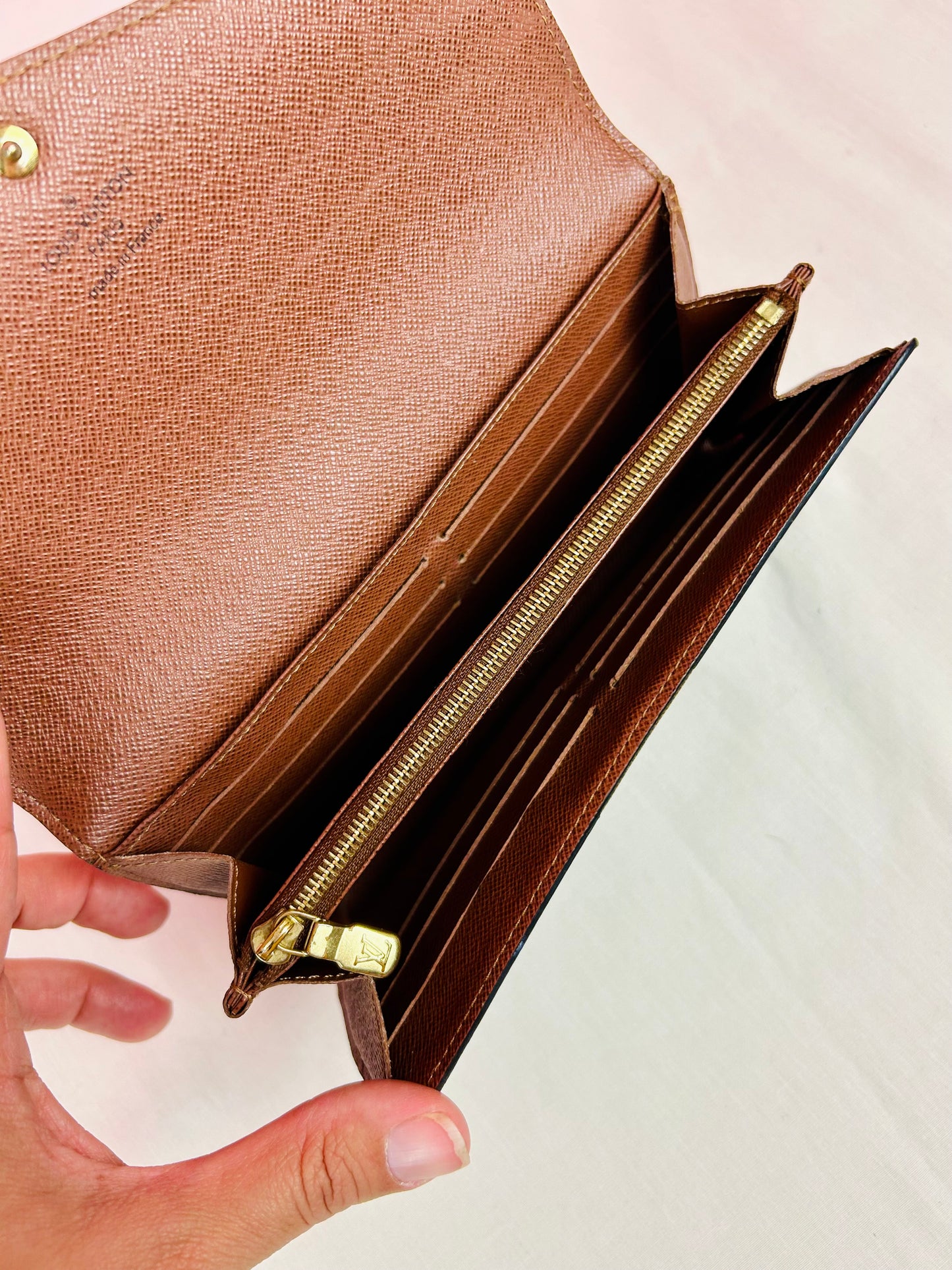 Sarah Wallet NM in Monogram/Brown