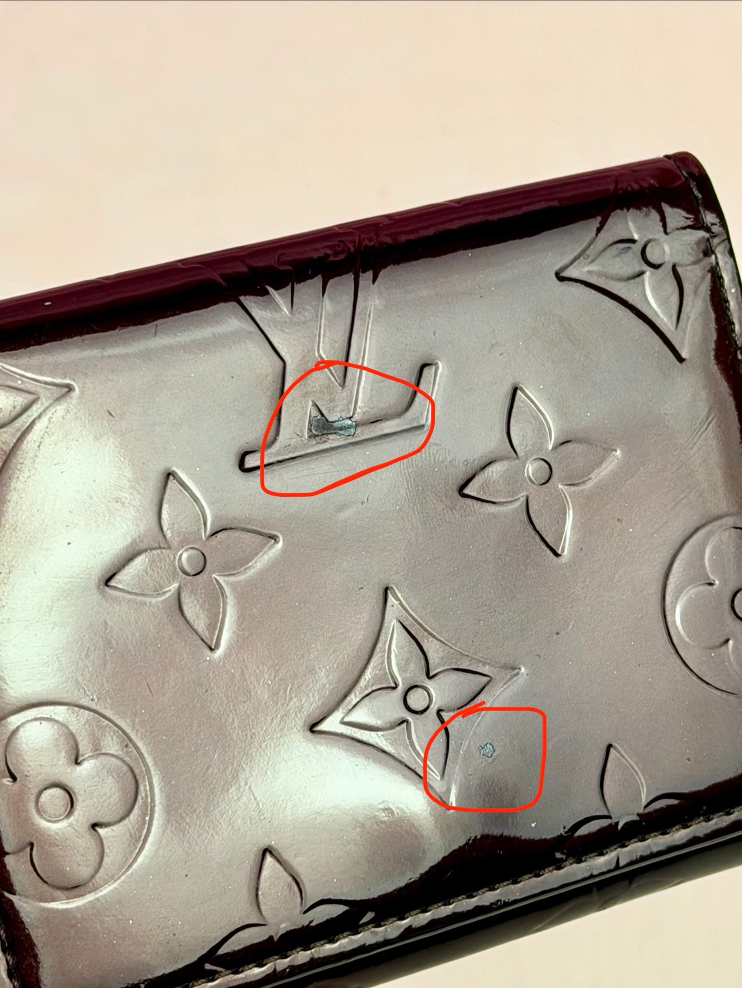 Vernis Compact Wallet