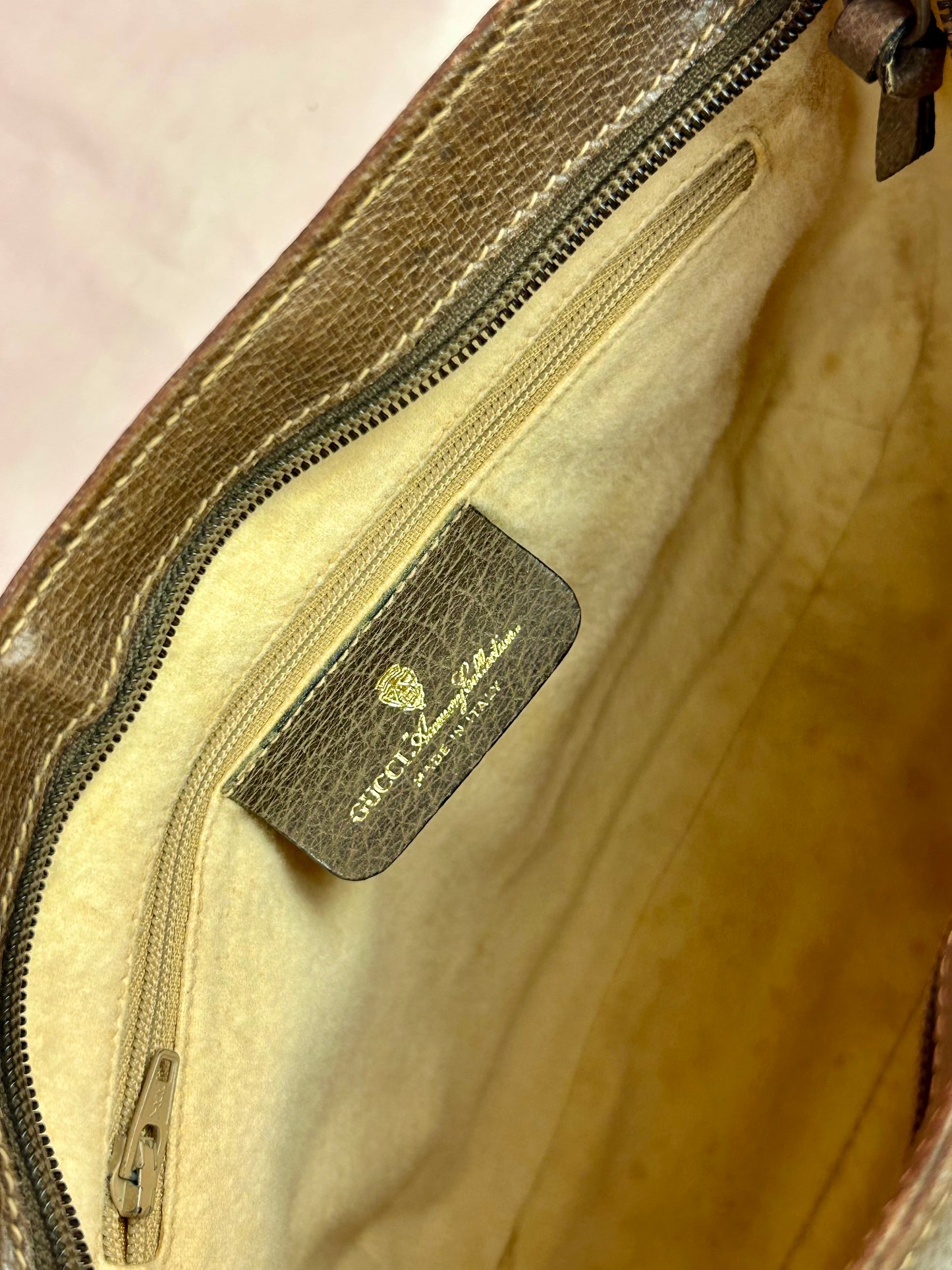 Medium Vintage Supreme