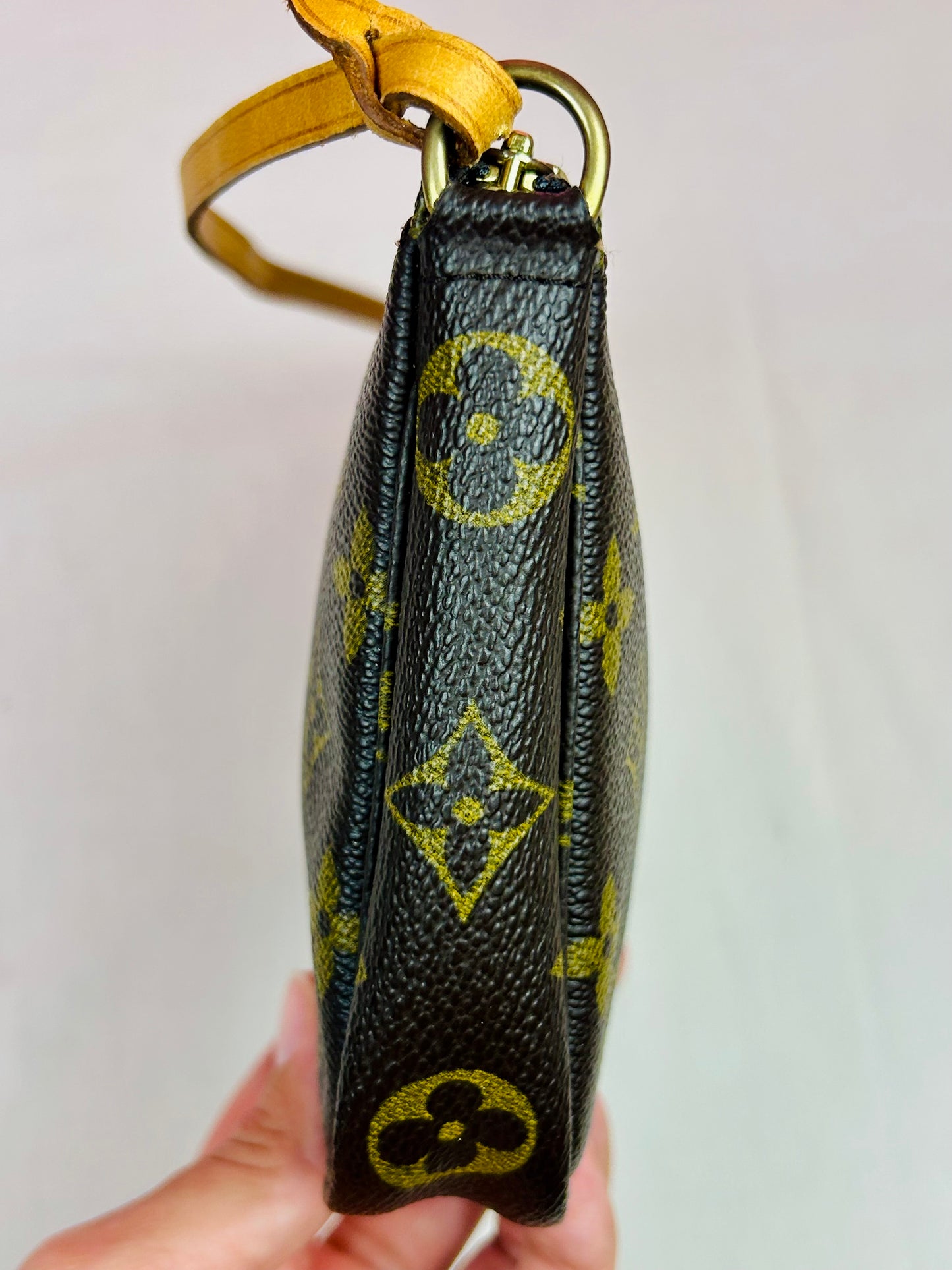 Pochette Accessories