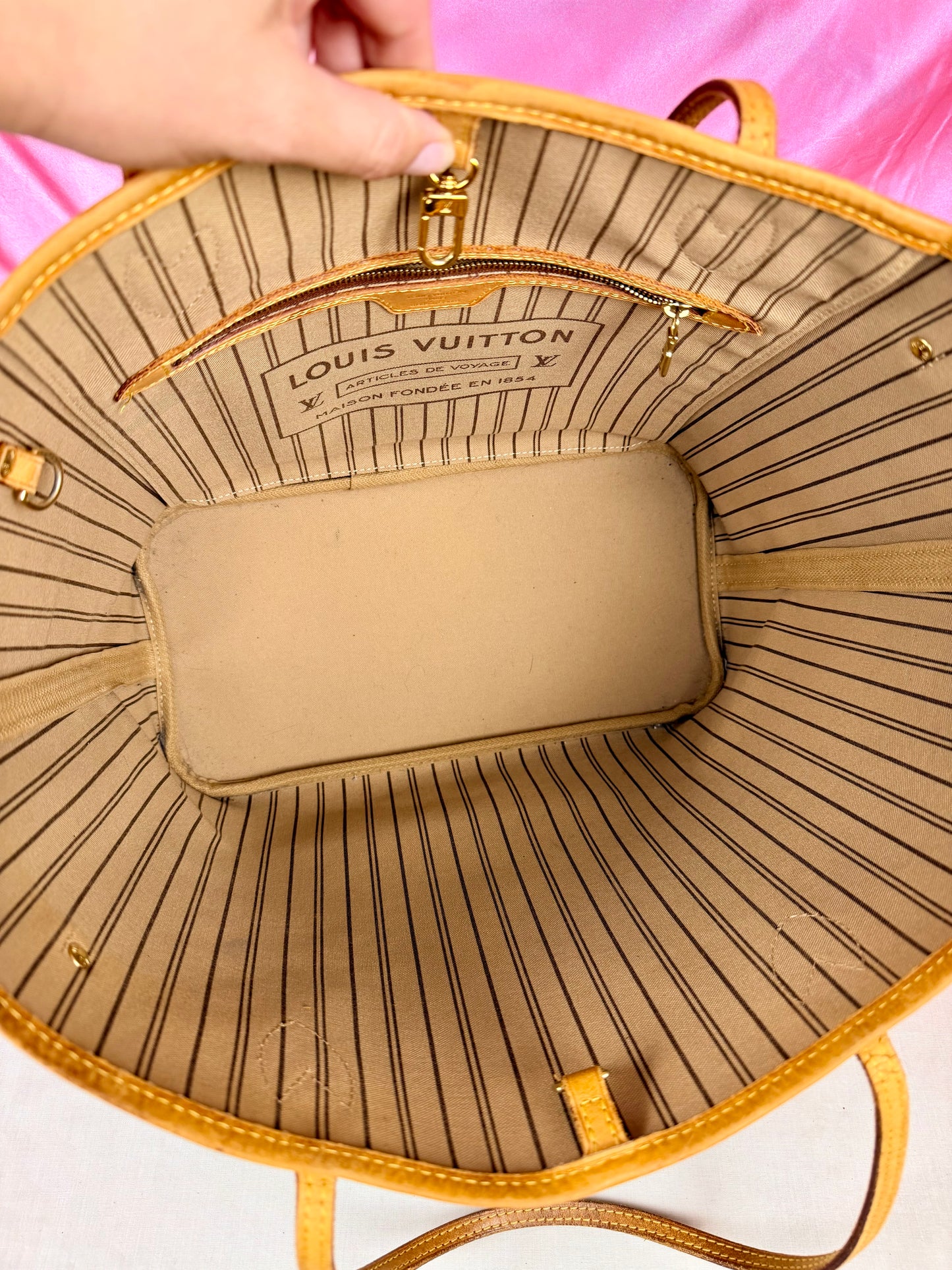 Neverfull MM in Monogram/Beige