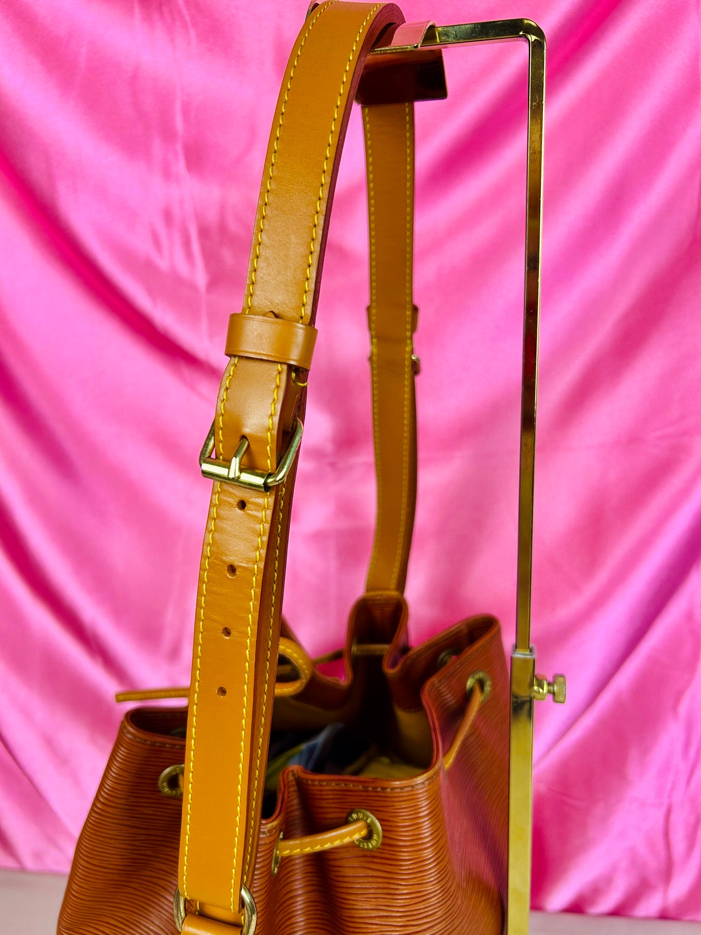 Noe in Epi brown