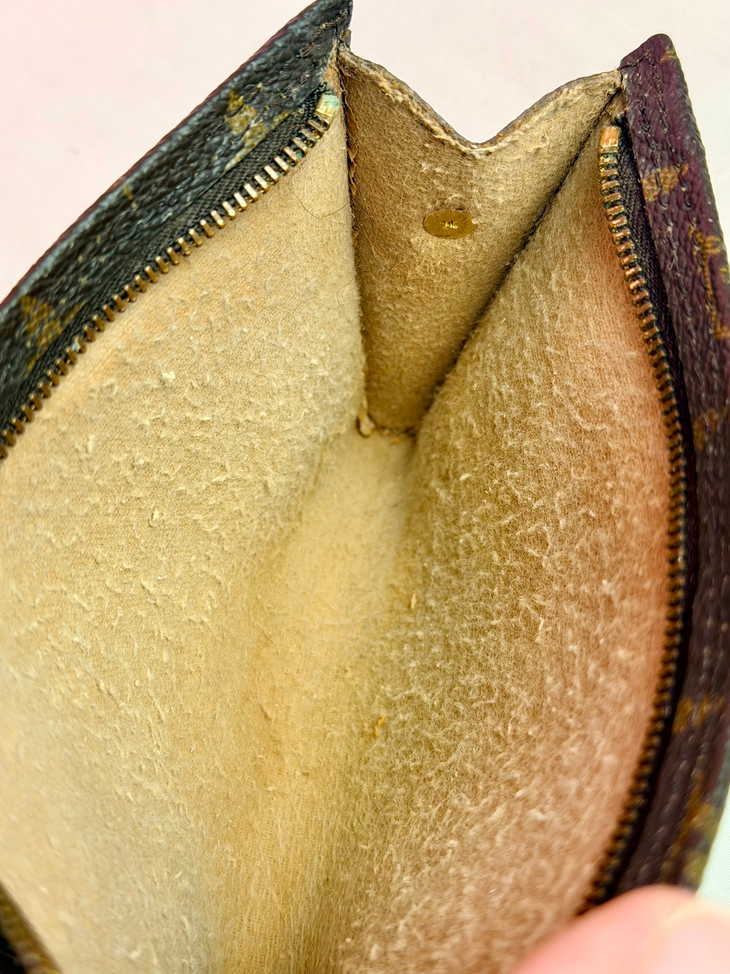 Bucket Pouch PM on Chain